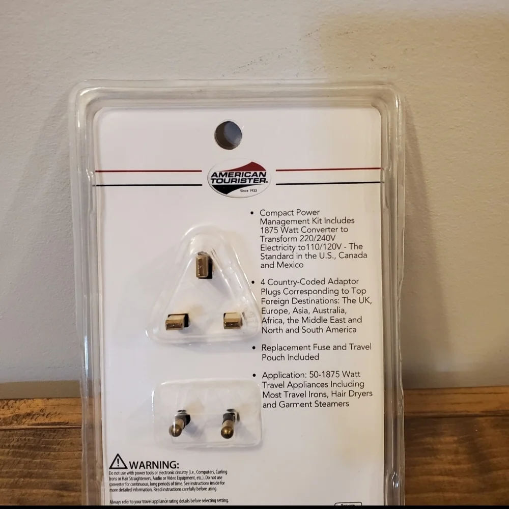 American Tourister Luggage Scale and Converter Set